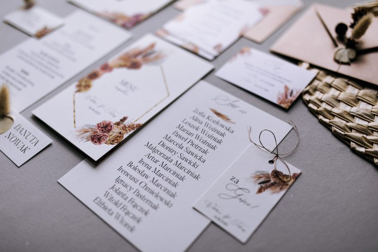 Read more about the article Kiedy zamawiać zaproszenia ślubne
