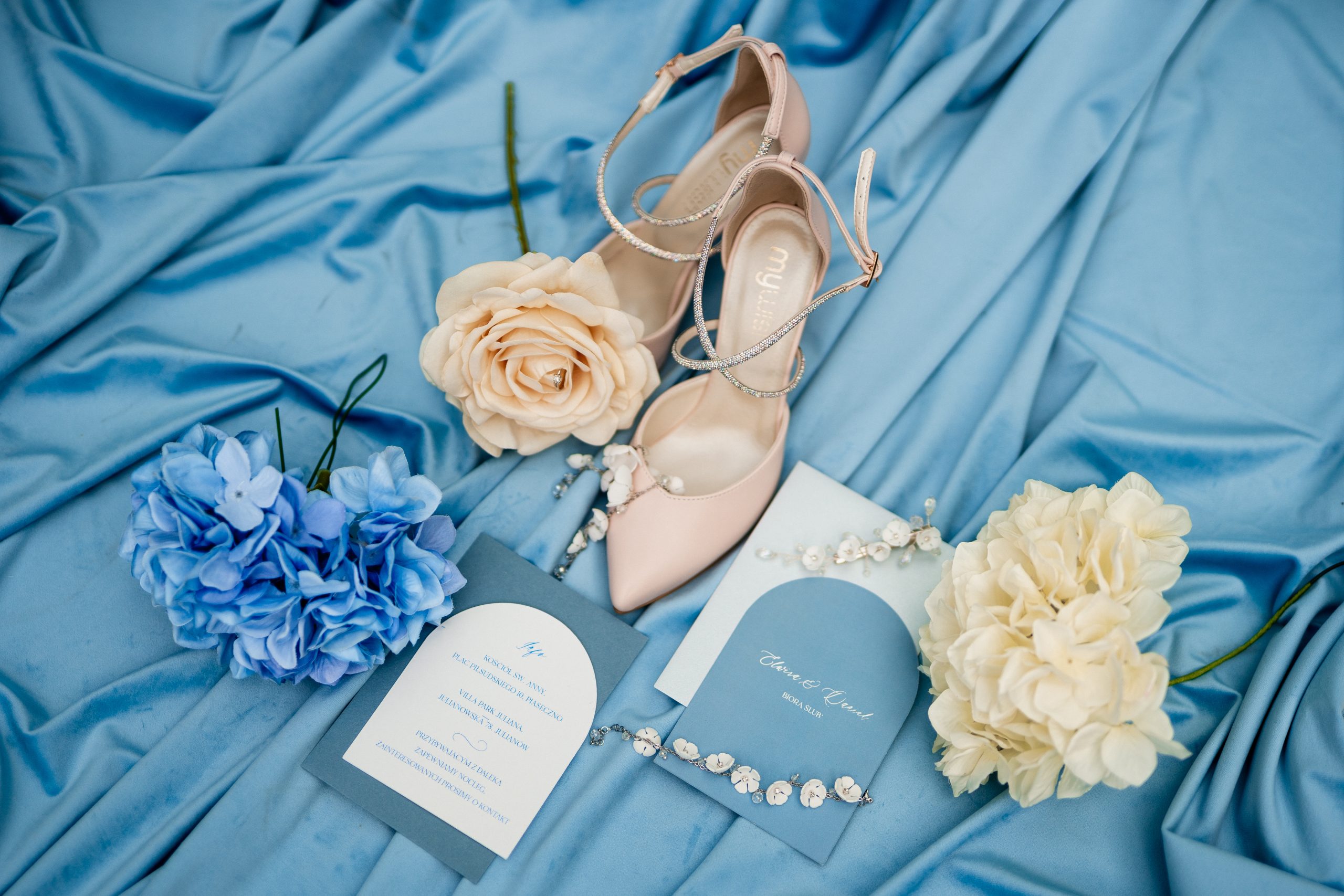 You are currently viewing Kiedy i jak zapraszać na wesele – tych 7-miu błędów nie popełniaj!